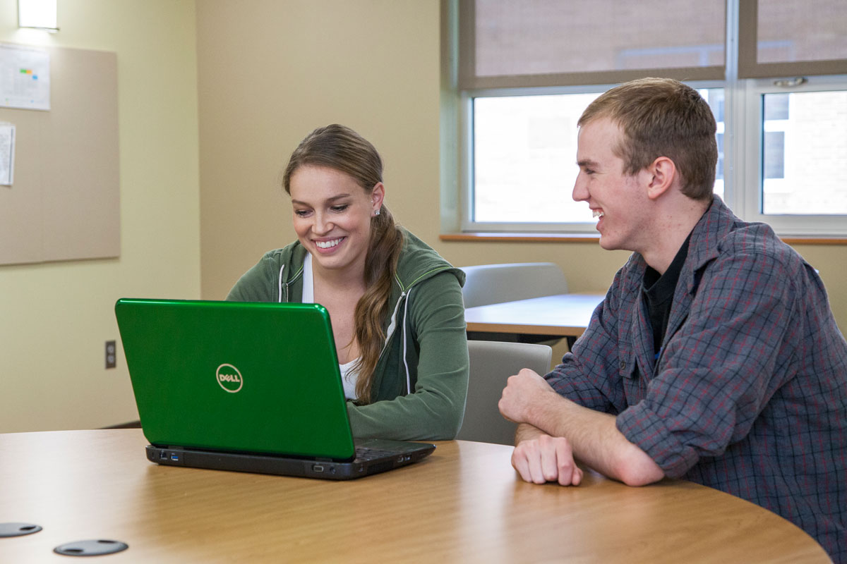 students-taking-online-class-computer-nwccd-wyoming